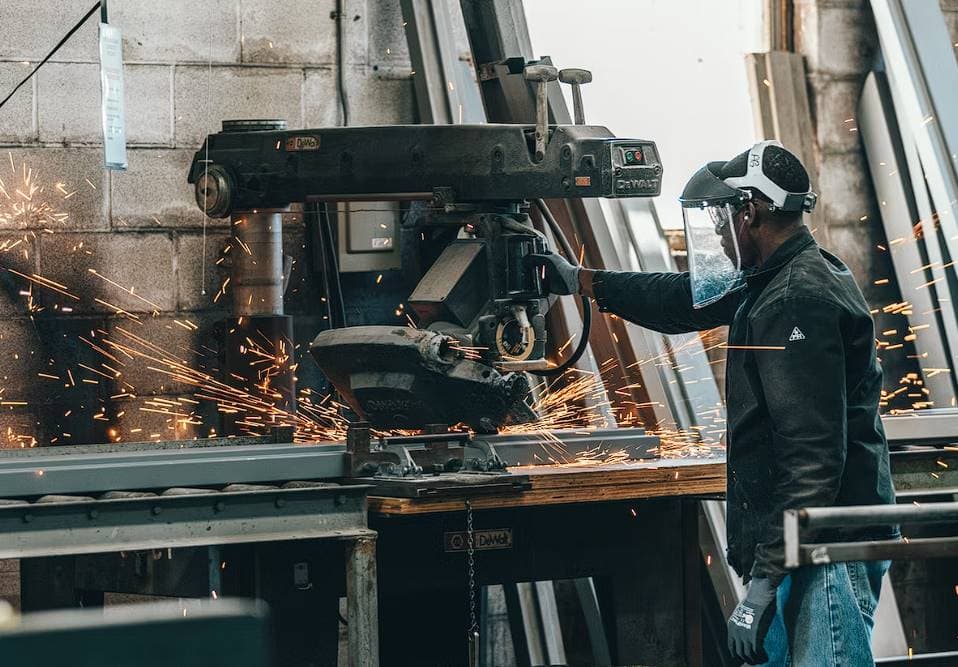 what factors should be considered when choosing a metal fabrication company 2